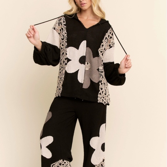 DAVI & DANI Tops - NEW! Davi & Dani Hoodie Oversized Knit Top with Flower Patch & Lace Sz’s L-M-S